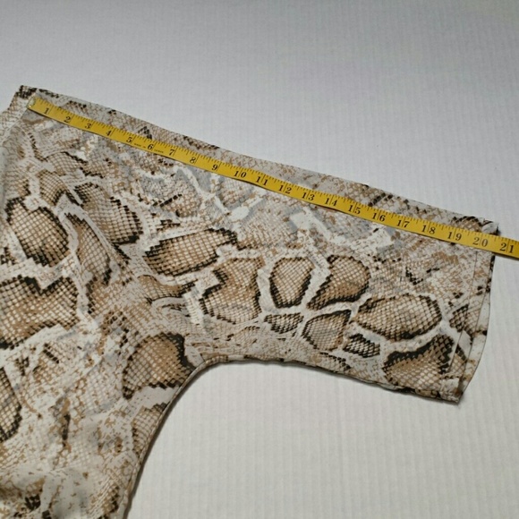 A.N.A. A New Approach Snake Skin V Neck Blouse XL - Picture 6 of 8